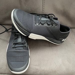 MENS SIZE 12 BLACK UNDER ARMOUR BLACK WHITE SHOES